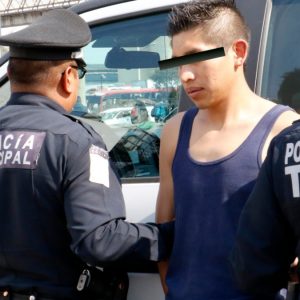 Tras persecución, captura Policía de Toluca a hombre armado en la zona norte