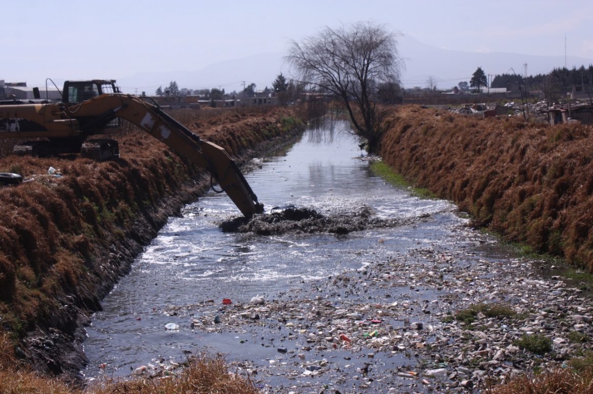 Realiza OAyST trabajos preventivos en el Canal Totoltepec