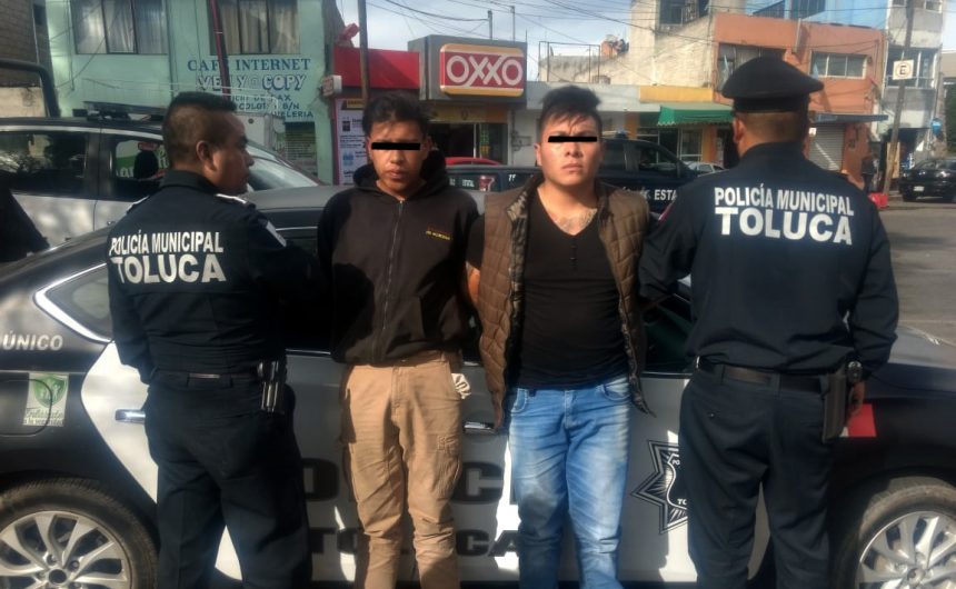 Policía (1) Detiene Policía de Toluca a dos sujetos por robo a transporte público