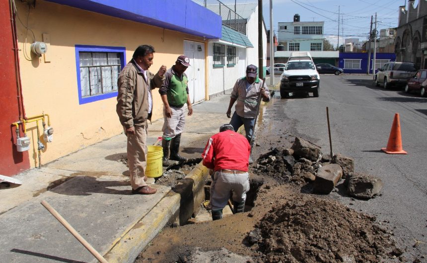 Reparación de fuga de agua potable en Santa María de las Rosas (5) OAyST atiende fuga de agua potable en Santa María de las Rosas