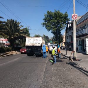 Más calles y avenidas en proceso de repavimentación