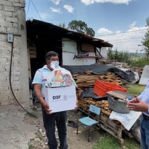 Sigue Juan Rodolfo, entregando alimentos a las familias más necesitadas en comunidades y colonias de Toluca