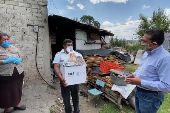 Sigue Juan Rodolfo, entregando alimentos a las familias más necesitadas en comunidades y colonias de Toluca