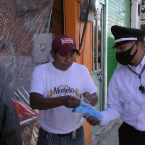 Distribuye Toluca 50 mil cubrebocas en espacios públicos