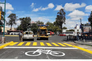 Exhorta Toluca a respetar señalamientos de caja bici en cruces
