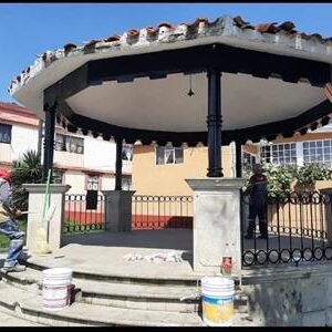 Con limpieza permanente Toluca combate grafiti en plazas, monumentos y fuentes