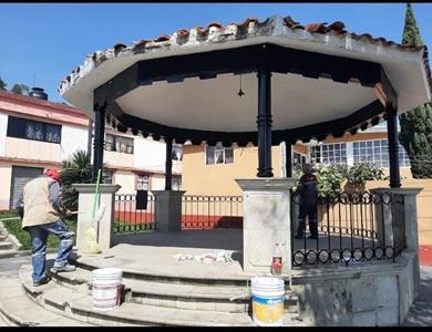 Con limpieza permanente Toluca combate grafiti en plazas, monumentos y fuentes