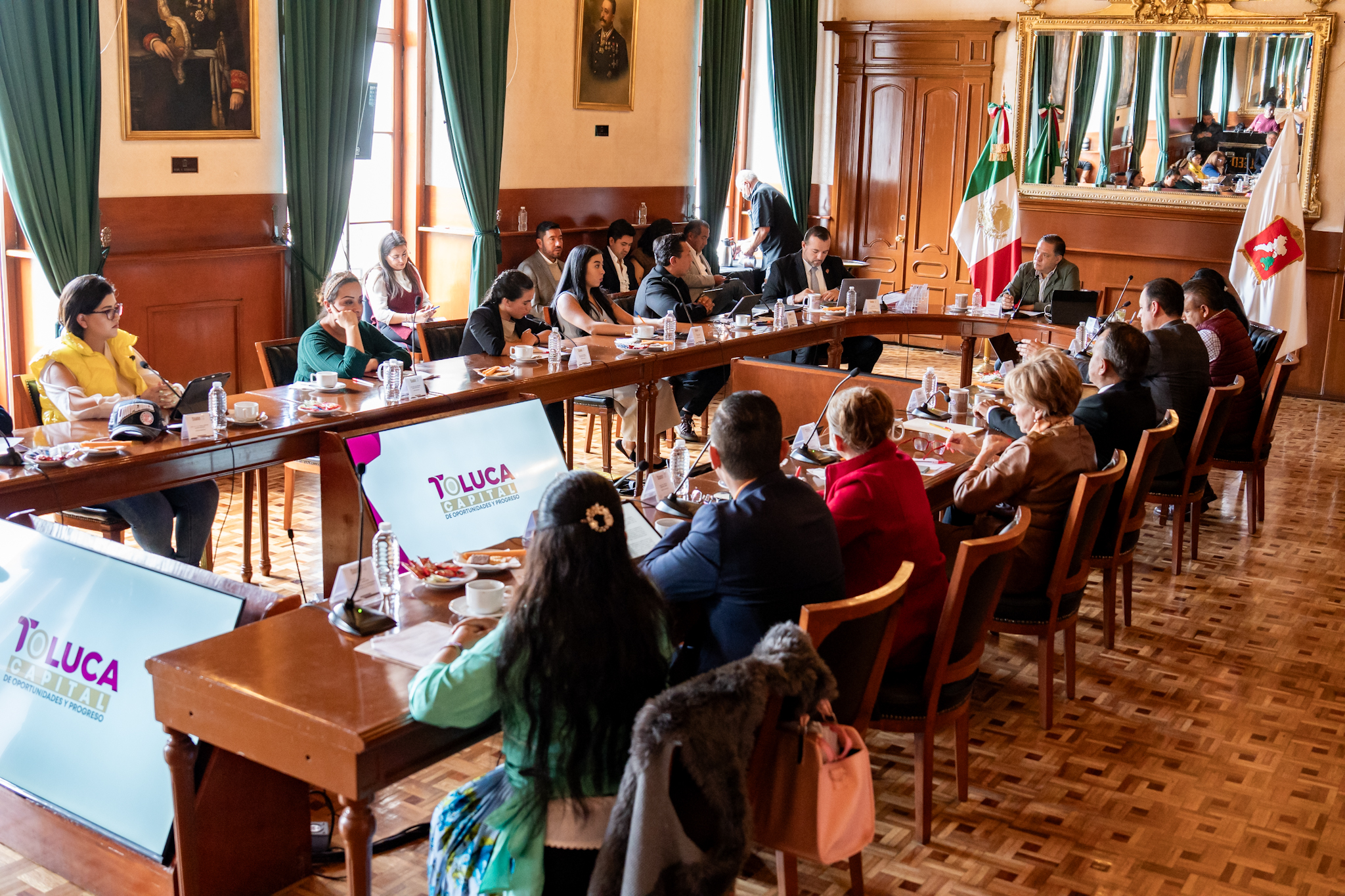 Brinda Toluca certeza jurídica a la población y fortalece el cuidado de la economía familiar