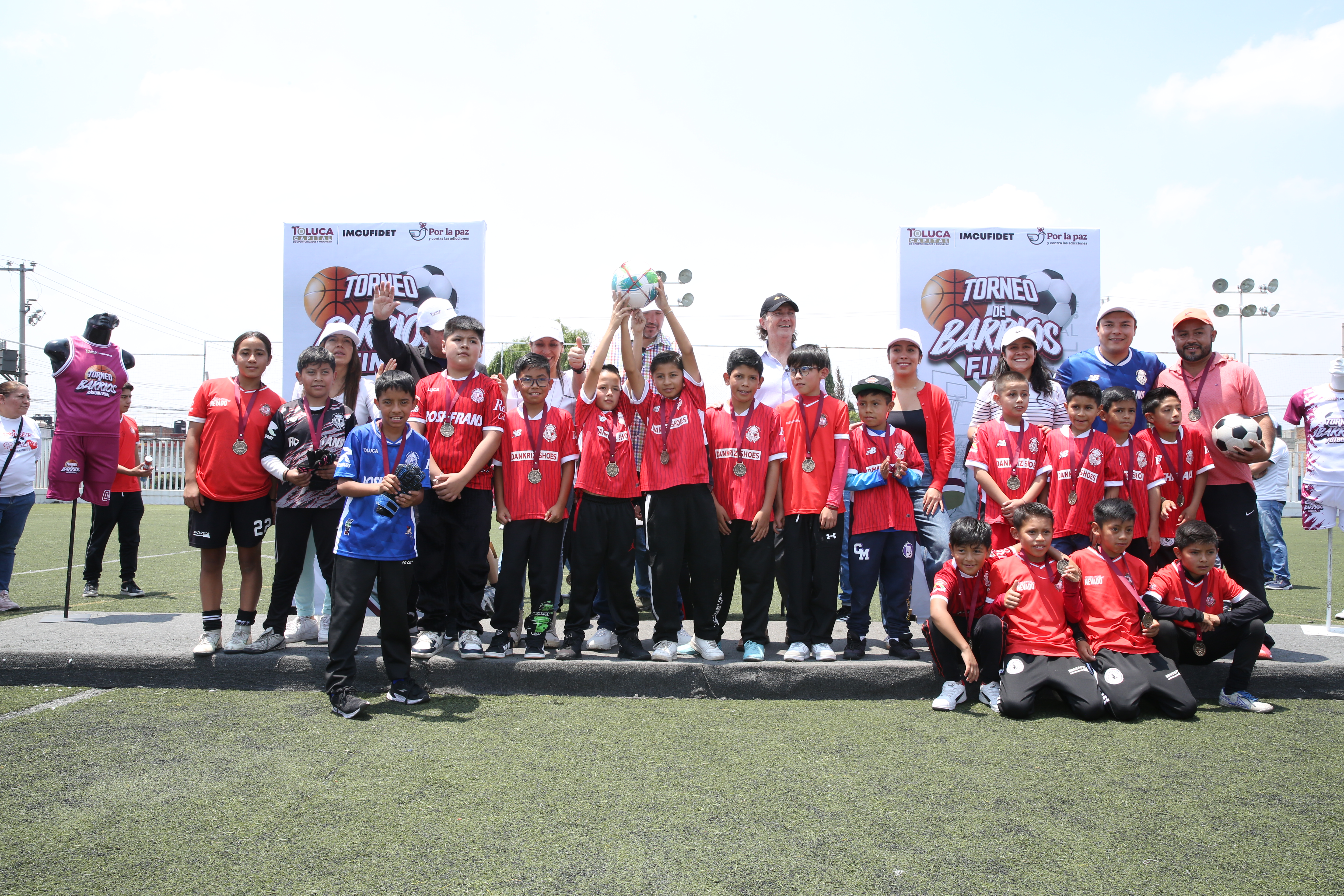 Disfrutan más de 300 infantes del Torneo de Barrios en Toluca