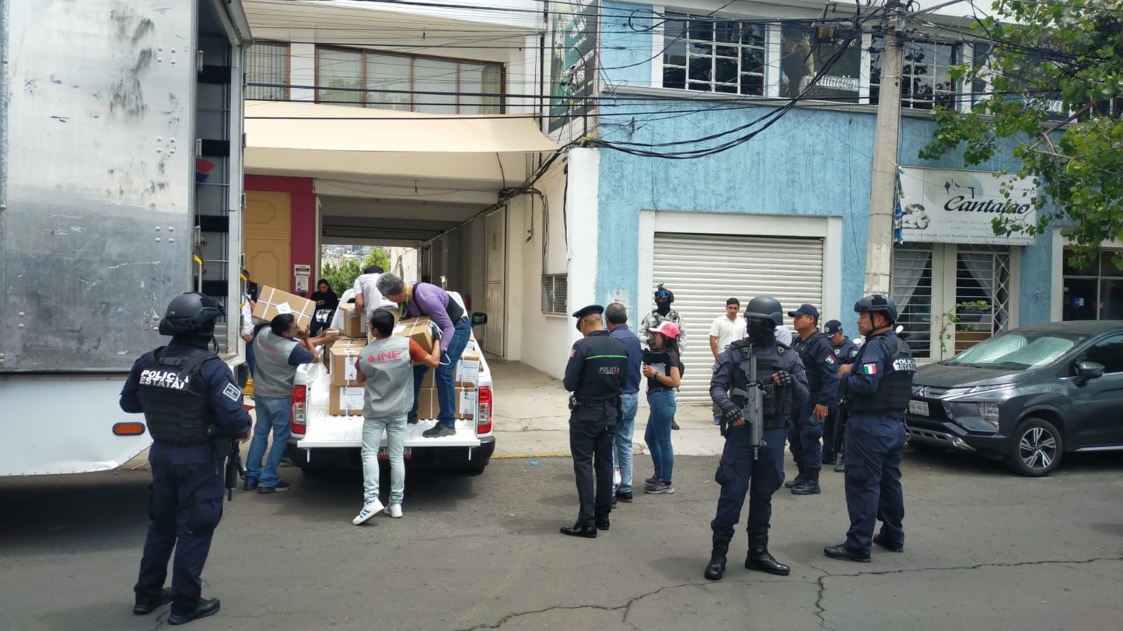 Policía Municipal de Toluca resguarda instalaciones del Instituto Nacional Electoral en San Bernardino
