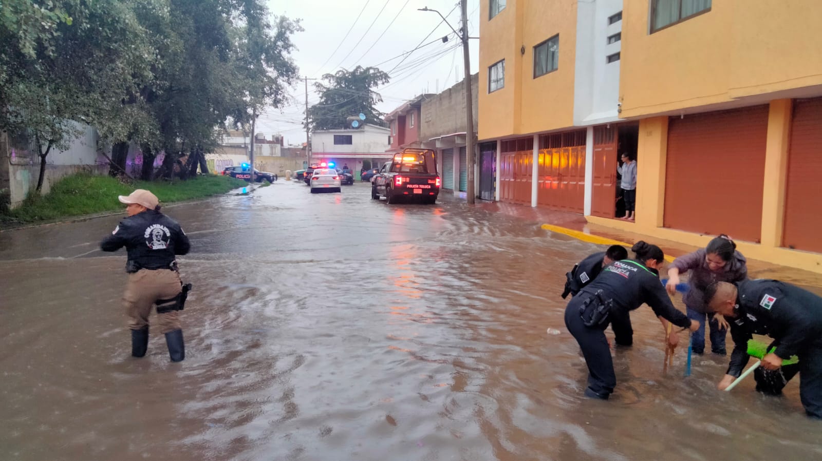 Refuerza Gobierno de Ricardo Moreno monitoreo y apoyo a la ciudadanía, tras fuertes lluvias