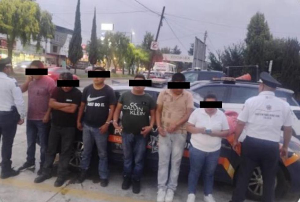 Detiene policía a presuntos implicados a robo en establecimiento