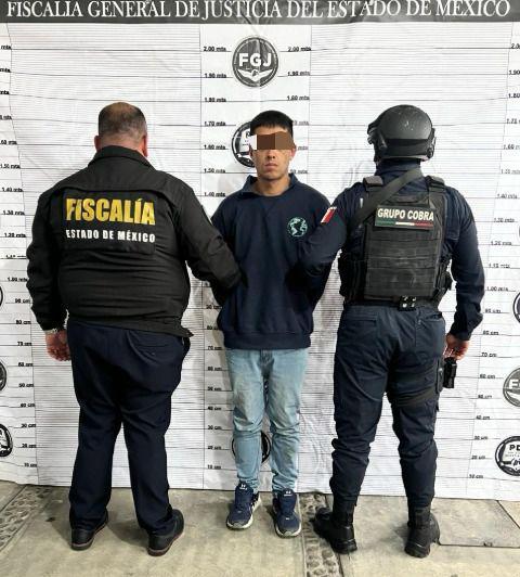 Detienen Fiscalía y policía municipal de Toluca a presunto delincuente y le aseguran inmueble con armas y droga