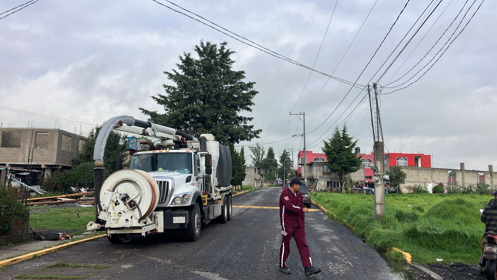 Recorren Toluca diversos elementos del Gobierno municipal para monitorear afectaciones por lluvias y afluentes de ríos