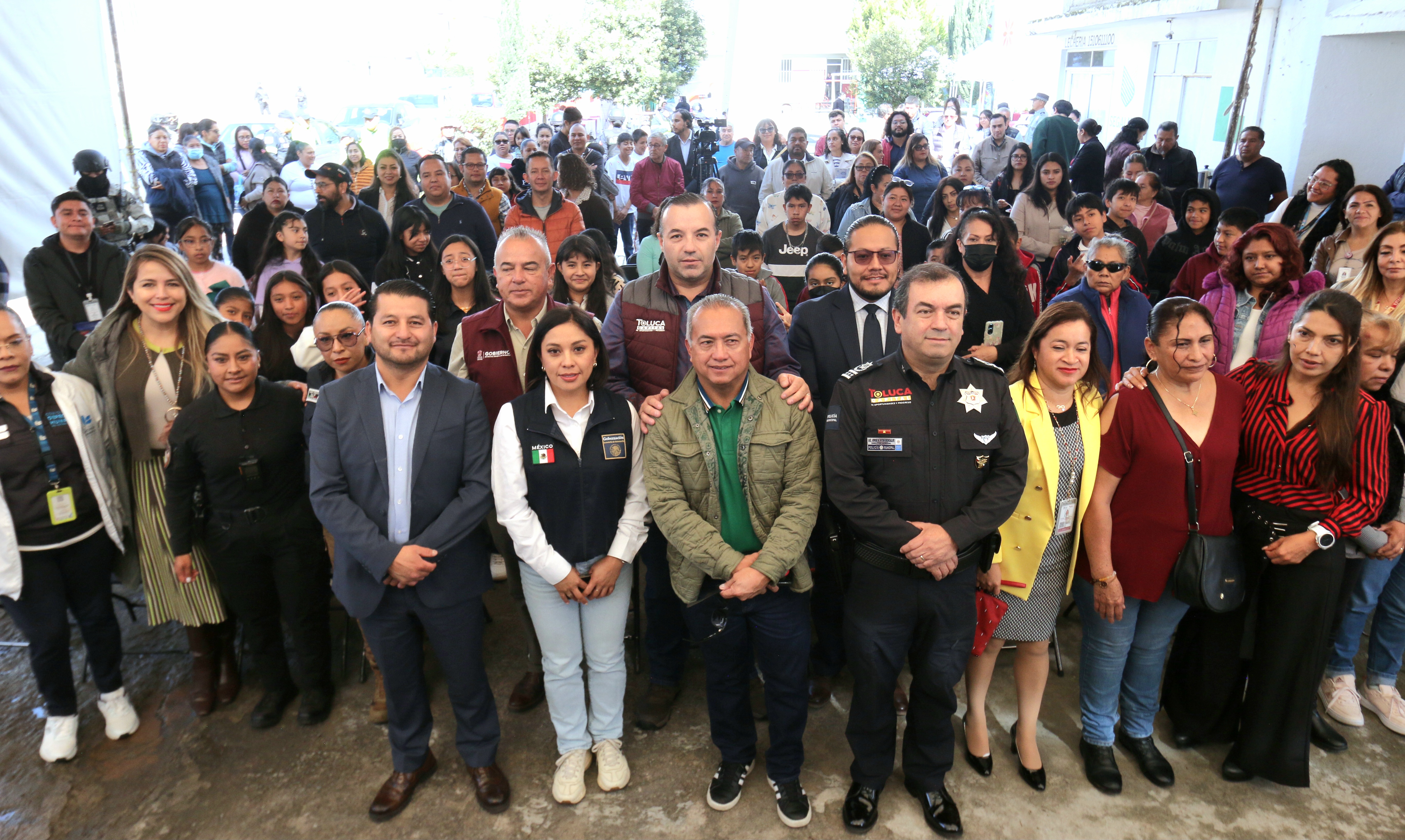 Aprovechan vecinos de El Carmen Totoltepec Jornada de Salud y Combate a las Adicciones