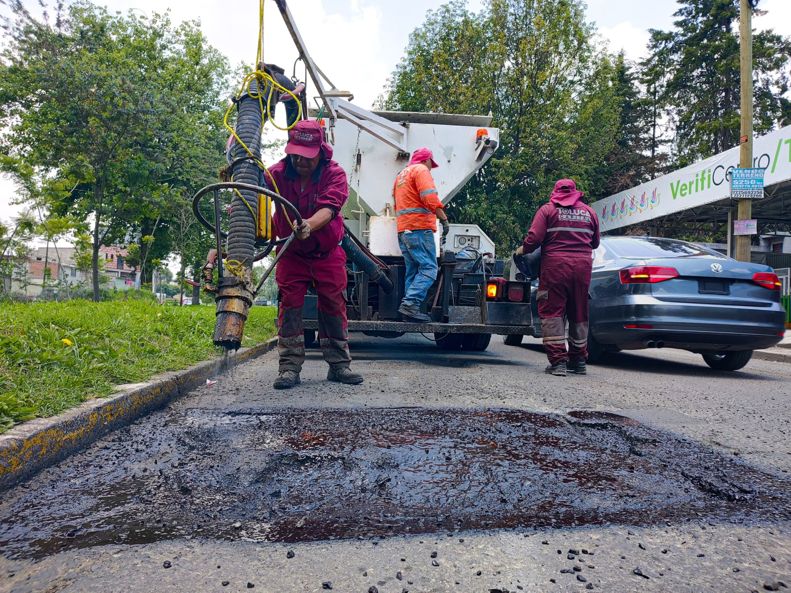 Transforma bacheo rápido y eficaz la vida diaria en colonias toluqueñas