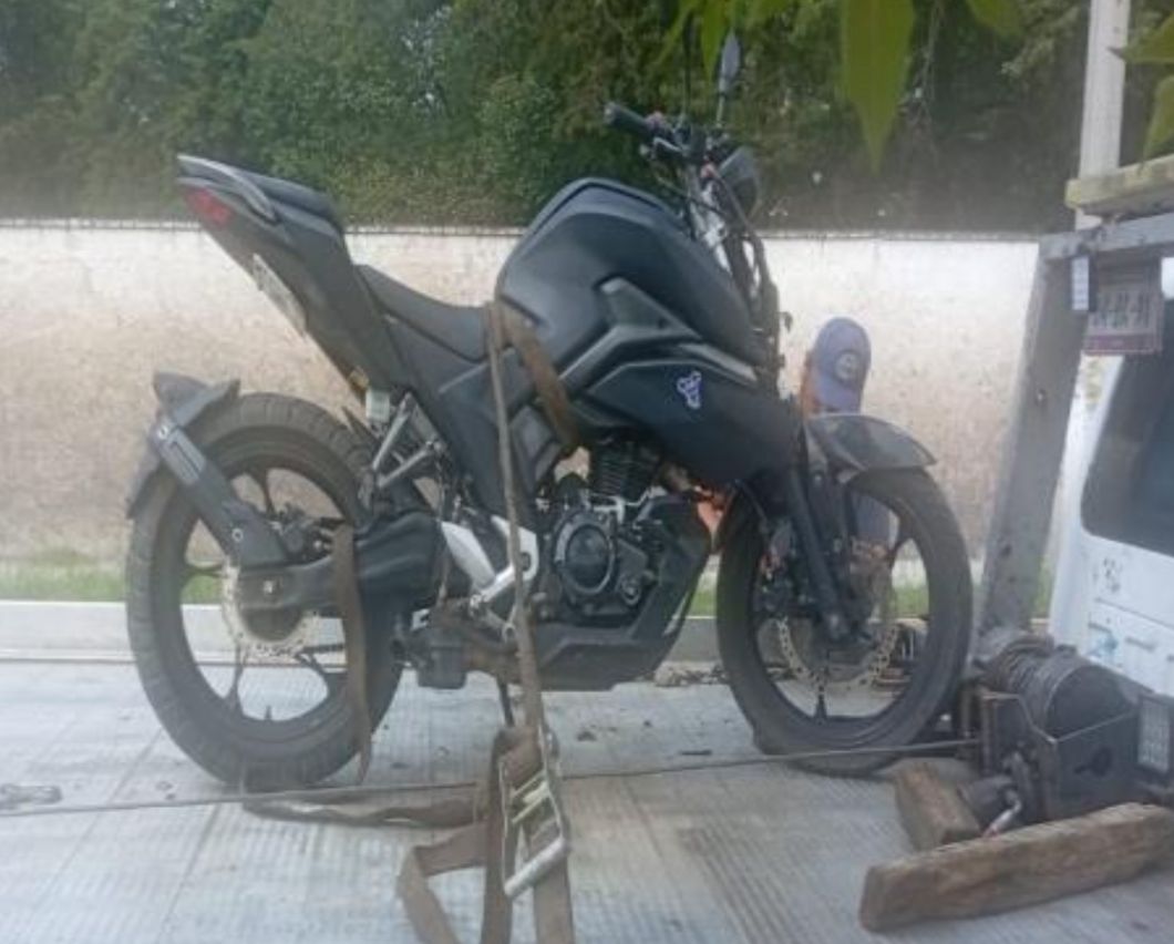 Asegura Policía Municipal vehículos robados y detienen a presuntos implicados
