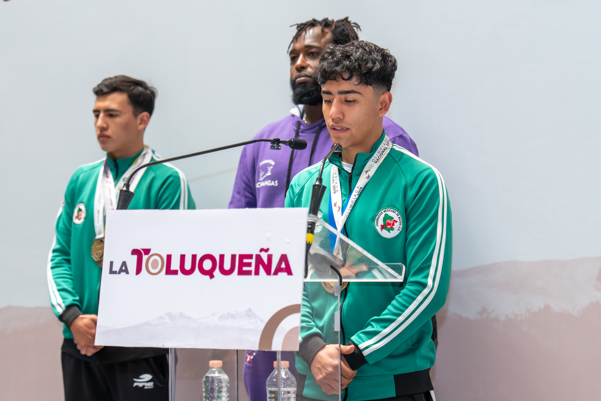 Reconoce Toluca a los hermanos Santos Mancilla, campeones en boxeo a nivel nacional e internacional