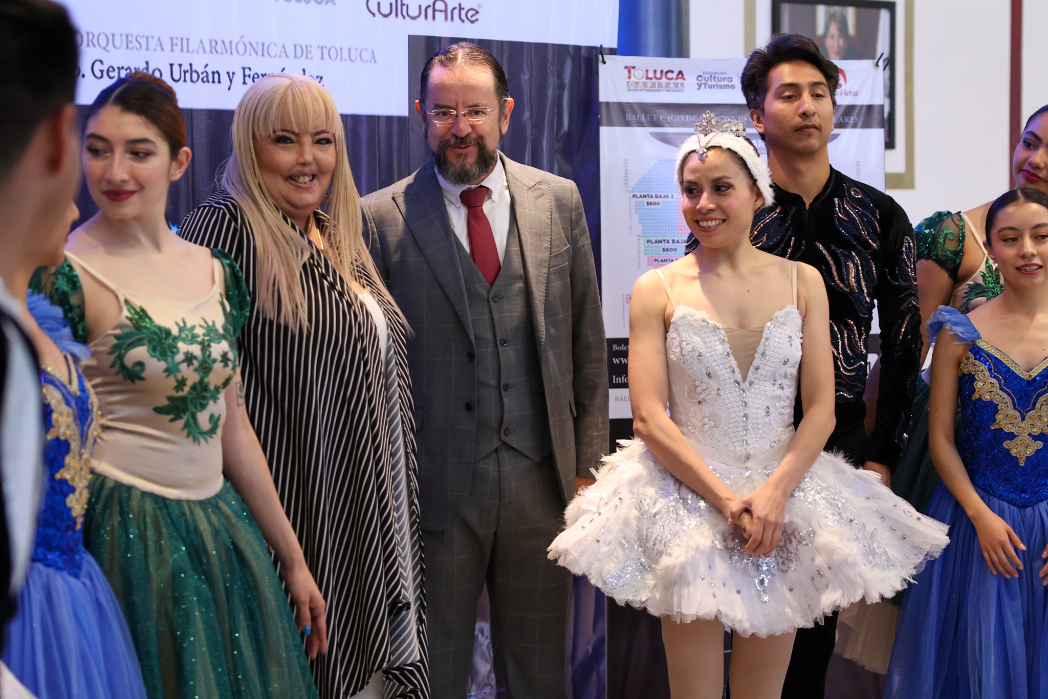 Presenta OFiT nueva producción del ballet Lago de los Cisnes
