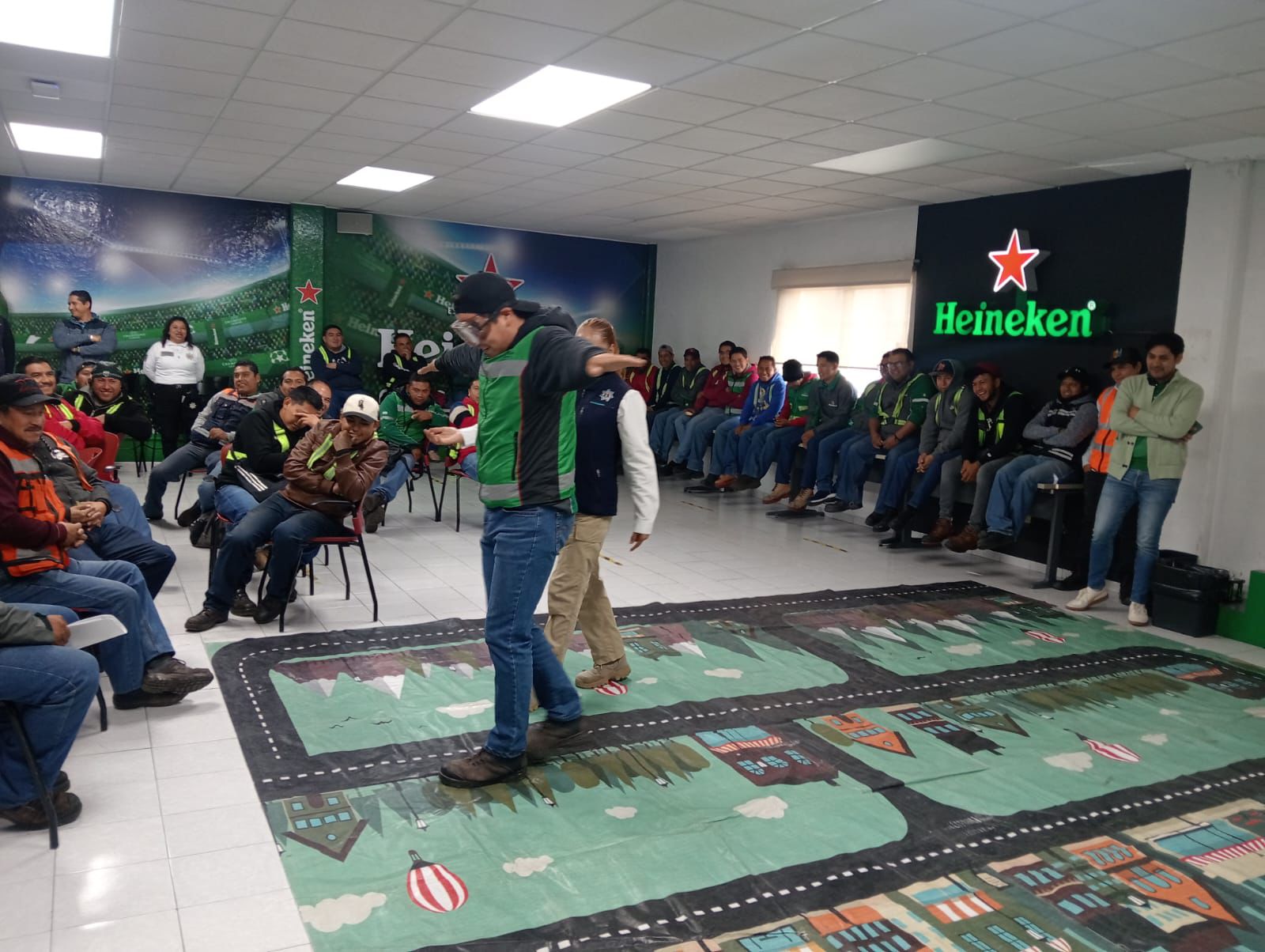 Viven transportistas de Toluca experiencia que simula conducir alcoholizados