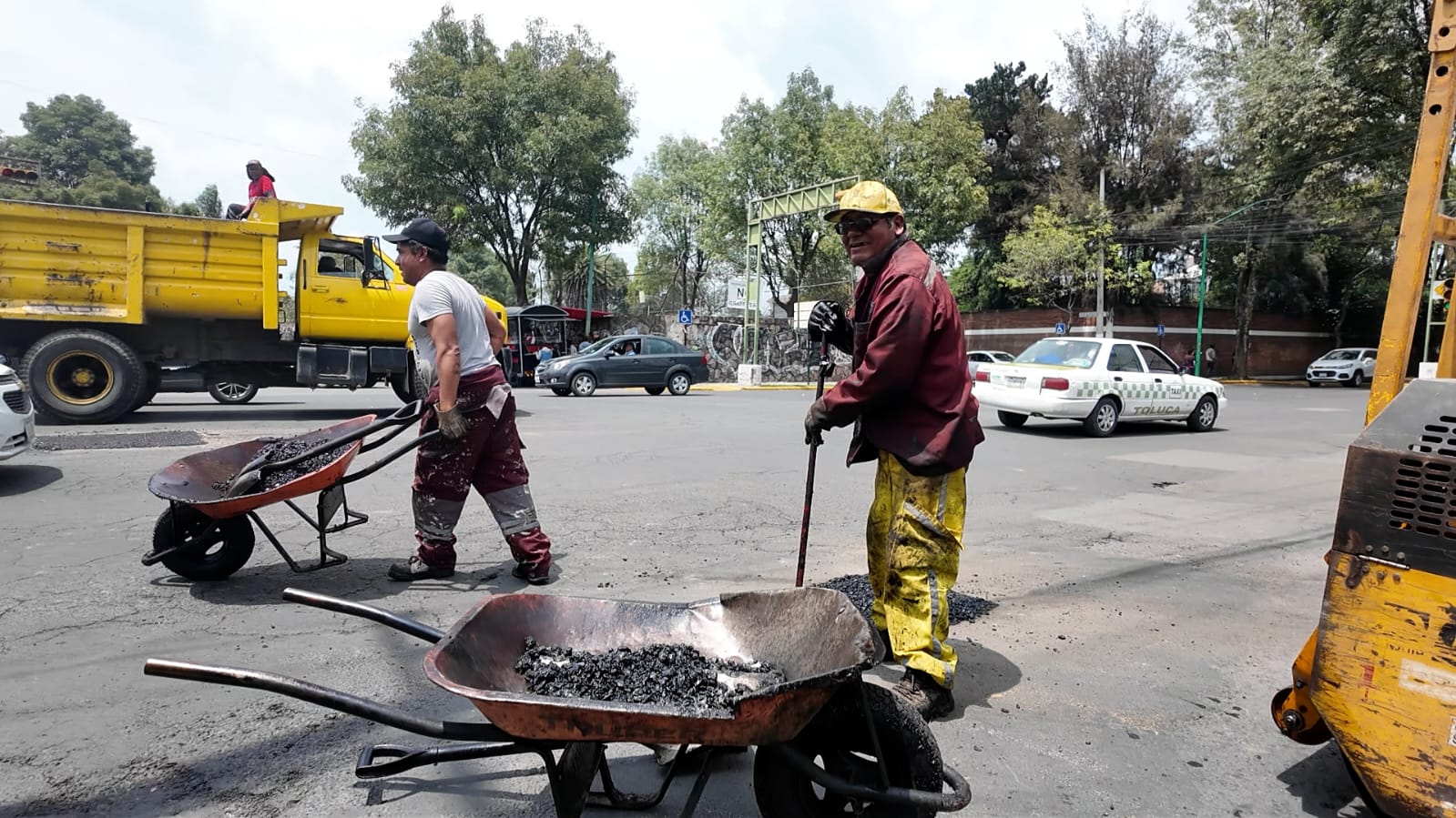 Continuidad en trabajos de bacheo genera calles seguras en delegaciones de Toluca