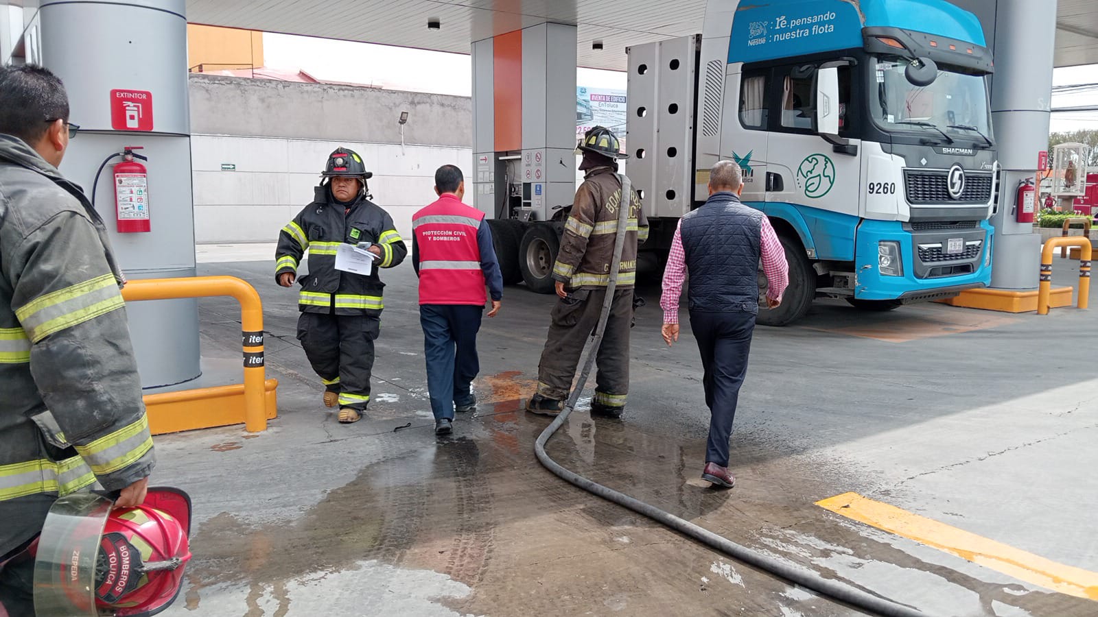 Atiende Protección Civil y Bomberos de Toluca fuga de gas en Alfredo del Mazo