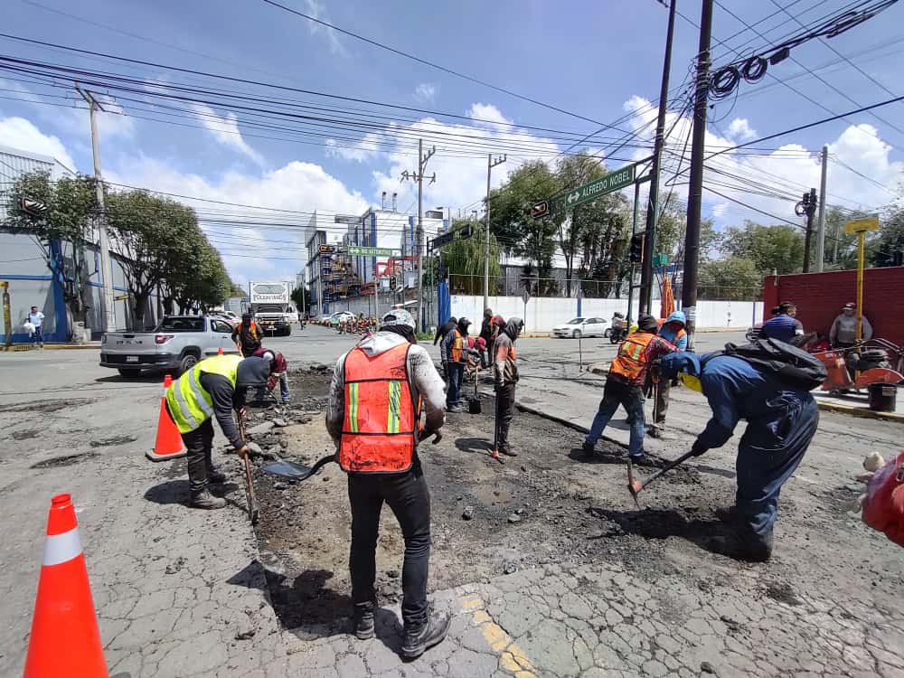 Avanza programa de bacheo y balizado en calles del Centro Histórico y Del Parque