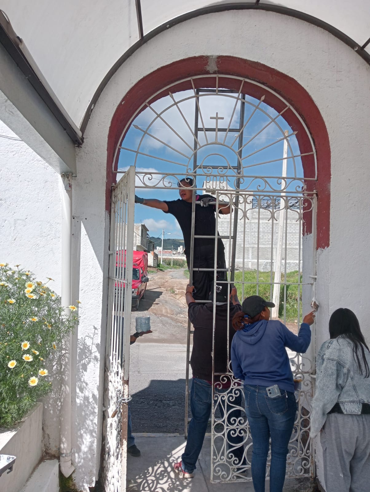 Llega Yo Pongo Guapa Toluca a panteones delegacionales