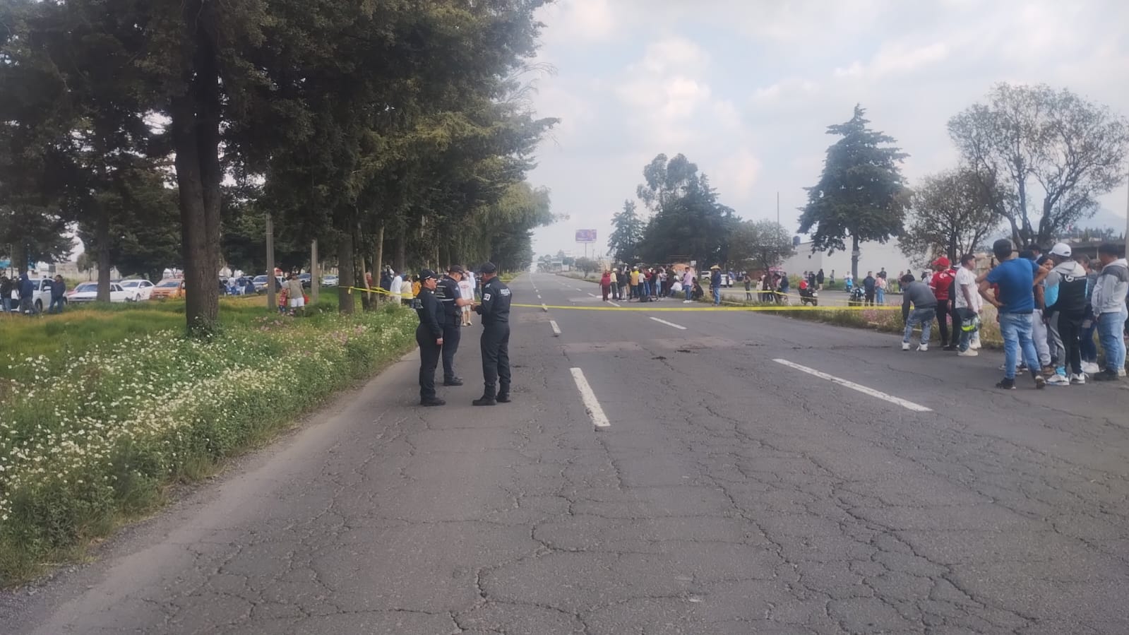 Instala policía municipal cerco de vigilancia en la carretera Toluca–Palmillas