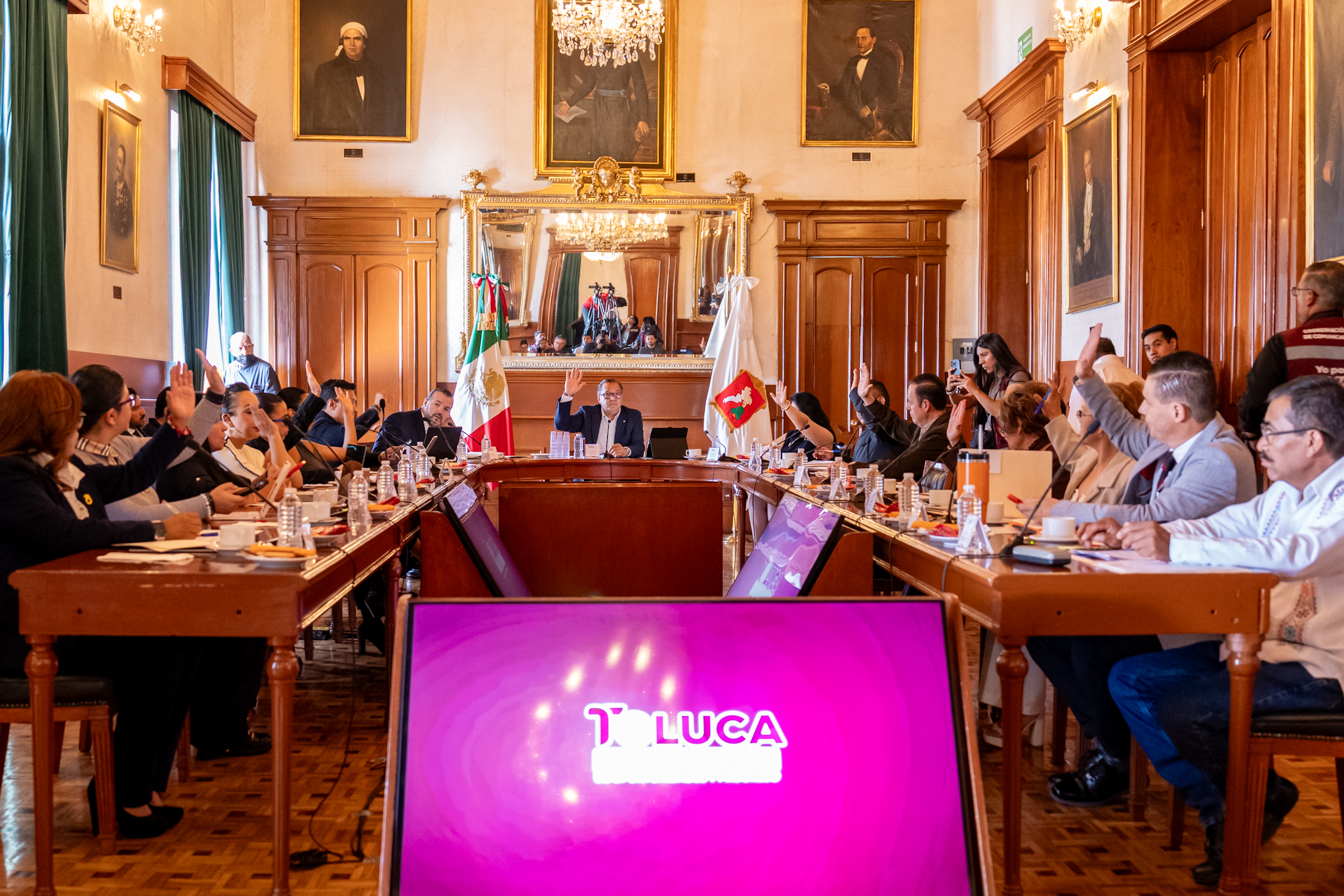 Avanza Gobierno municipal en regularización de comercios en Toluca