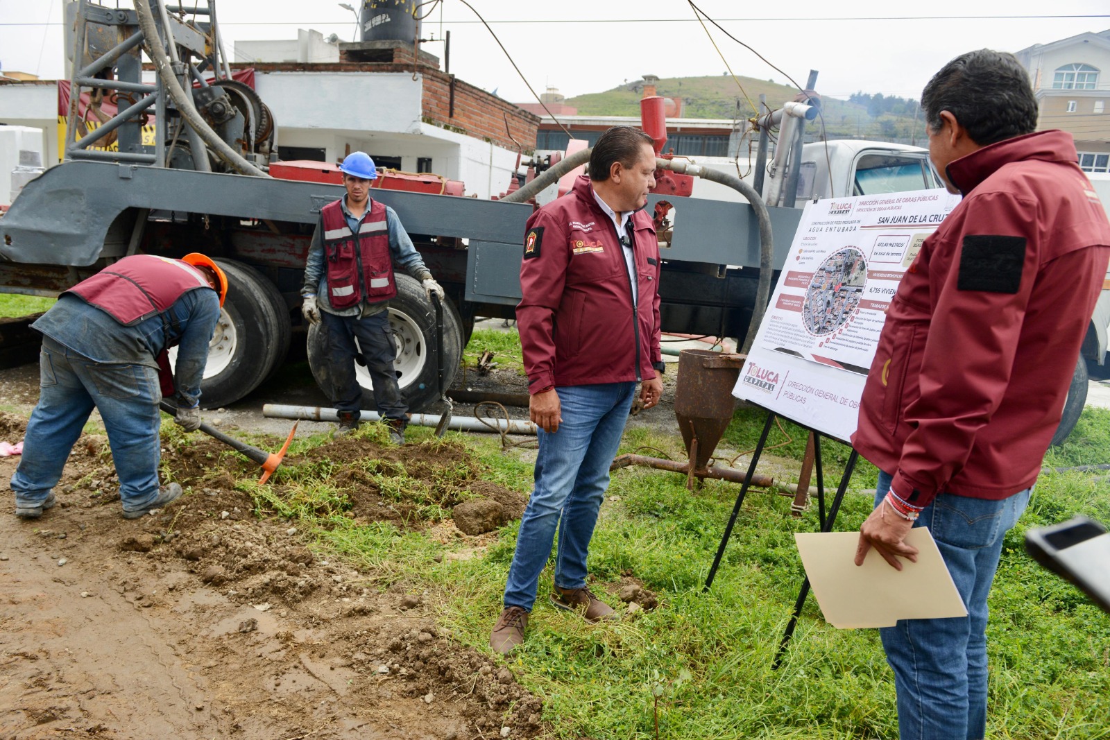 Supervisa alcalde Ricardo Moreno construcción de pozo profundo en La Maquinita