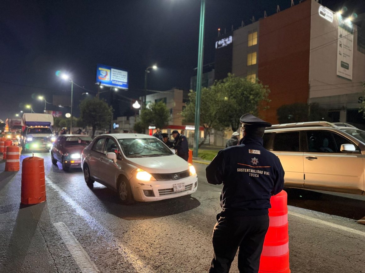 5c1a4f94-85fd-438b-b2f4-b52e113b621d Intensifica Toluca operativos Conduce sin Alcohol y remite a 37 personas al Juez Cívico