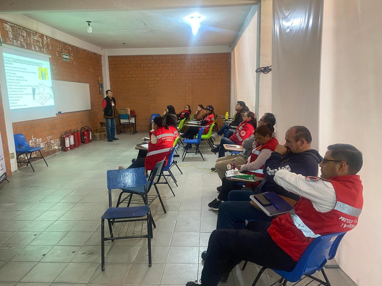 WhatsApp Image 2025-11-04 at 3.47.52 PM (1) Capacita Toluca a personal de Protección Civil en materia de Derechos Humanos