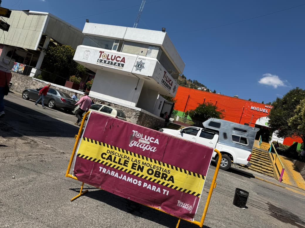 Avanza de forma rápida y eficiente el bacheo en calles de Toluca