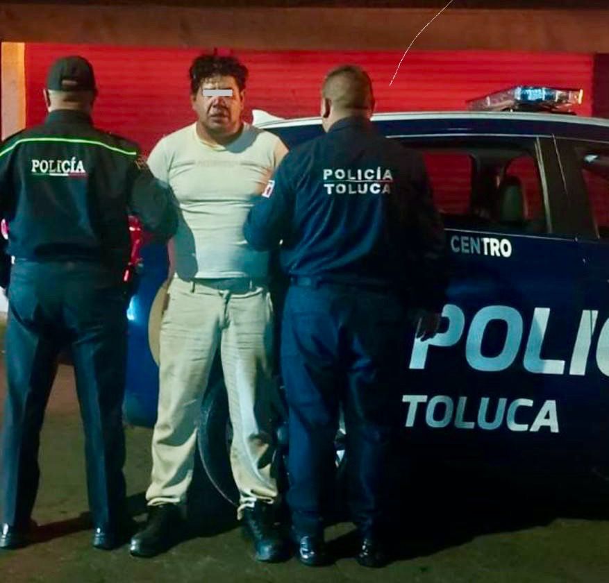 Detienen policías de Toluca a sujeto que robó bolso y fue exhibido en video