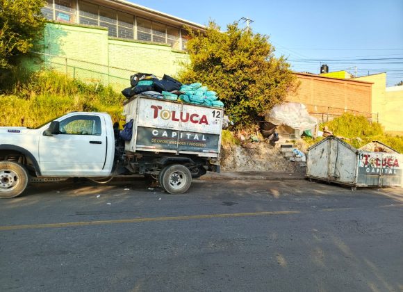 Reinstala Gobierno de Toluca contenedor de basura en El Cóporo