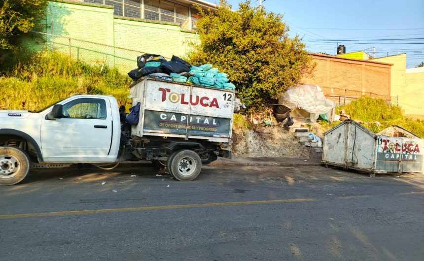 Reinstala Gobierno de Toluca contenedor de basura en El Cóporo