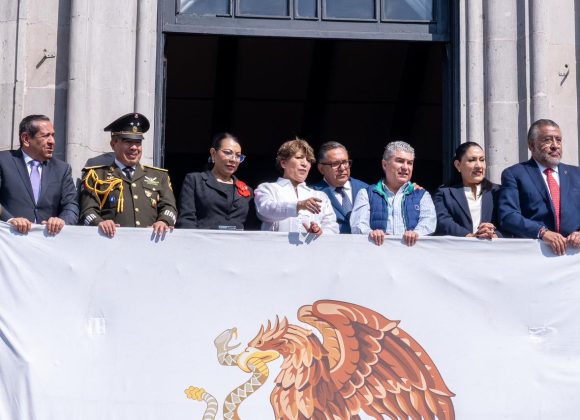 Participación destacada de las corporaciones de seguridad y bomberos de Toluca en el Desfile por el 115 Aniversario de la Revolución Mexicana