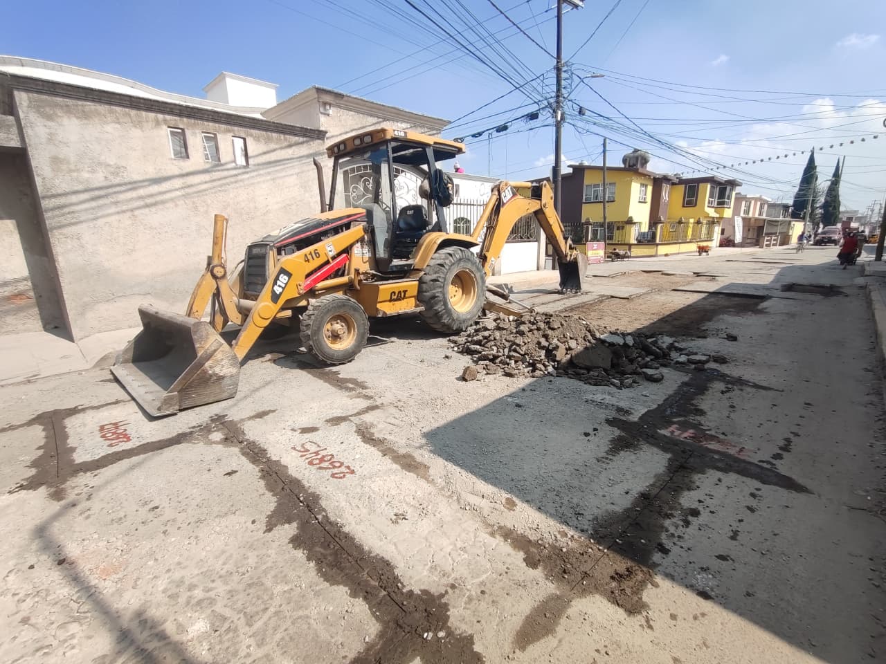 Continúa recuperación de calles en Toluca con trabajos de bacheo intenso, se cumple el compromiso del alcalde Ricardo Moreno