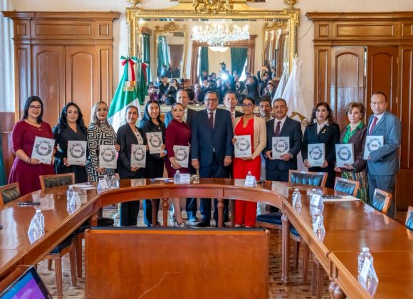 Entrega Ricardo Moreno Primer Informe de Gobierno al Cabildo