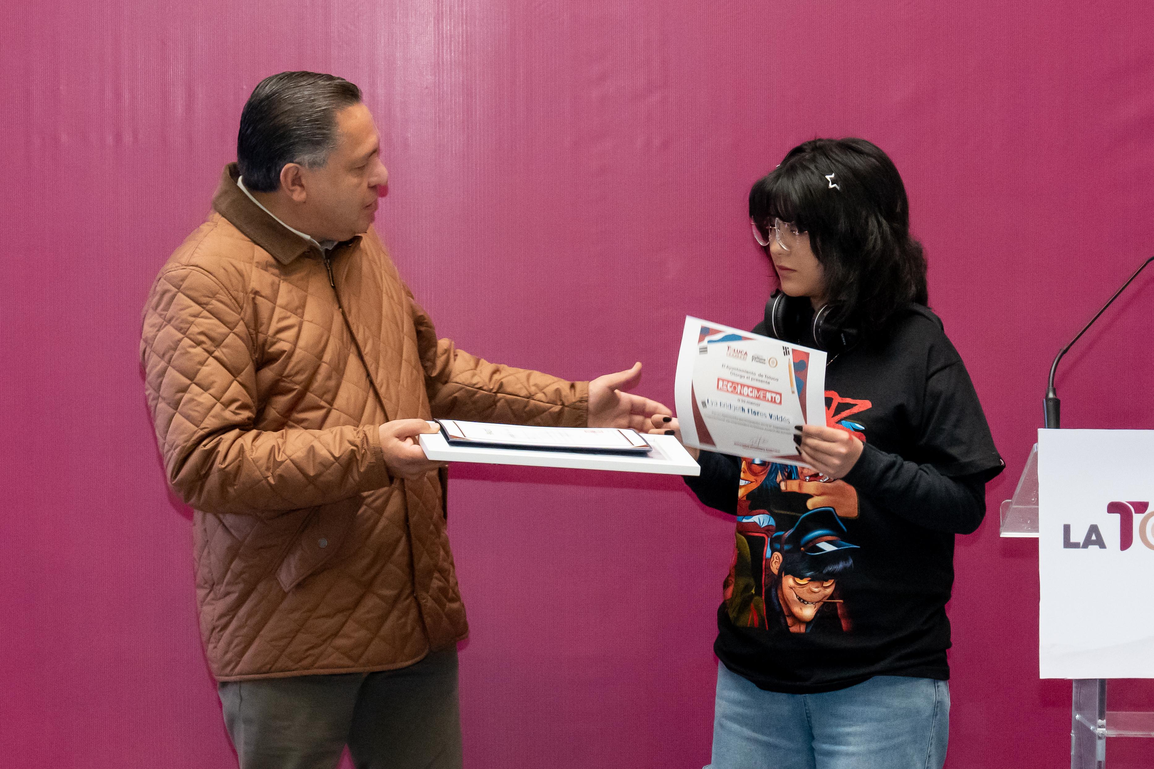 Muestra Lya Bridgeth su talento y proyecta a Toluca al mundo a través del arte