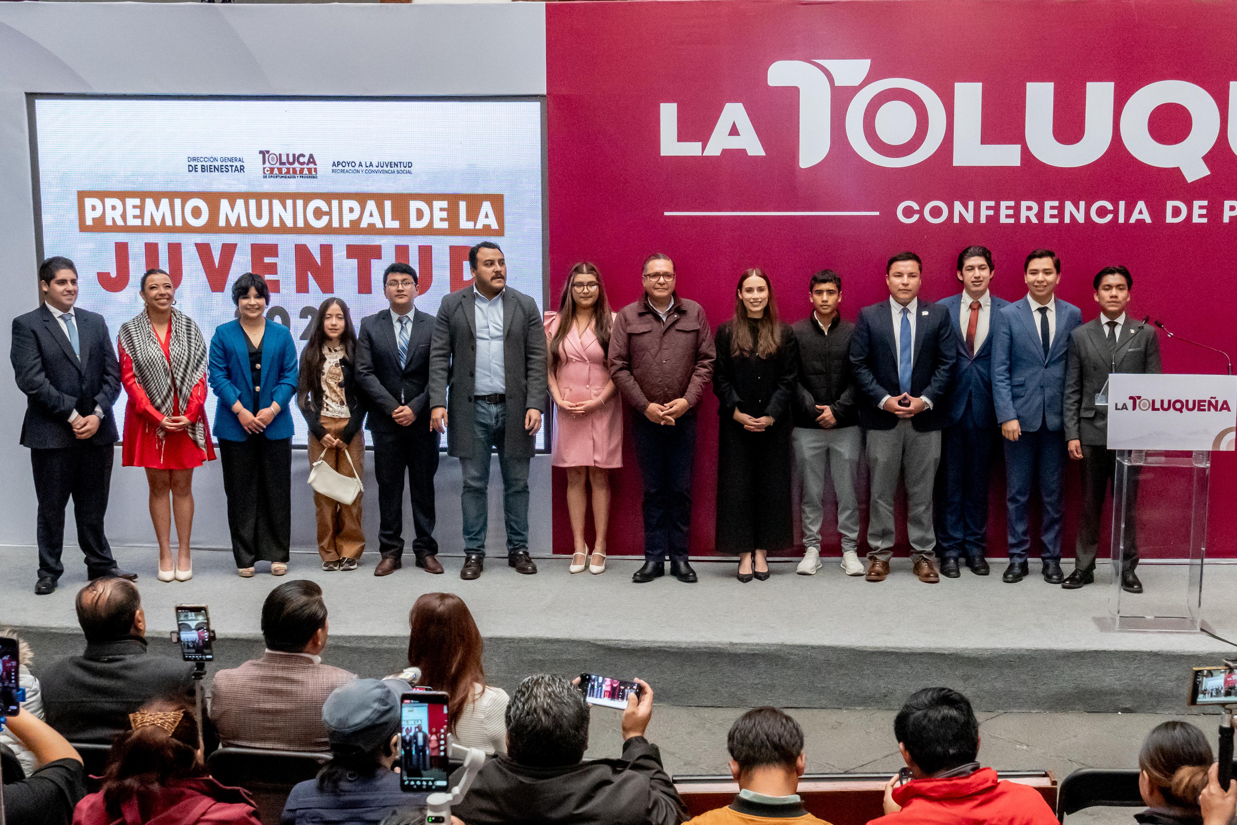 Reconoce Ricardo Moreno a las y los ganadores del Premio Municipal de la Juventud 2025