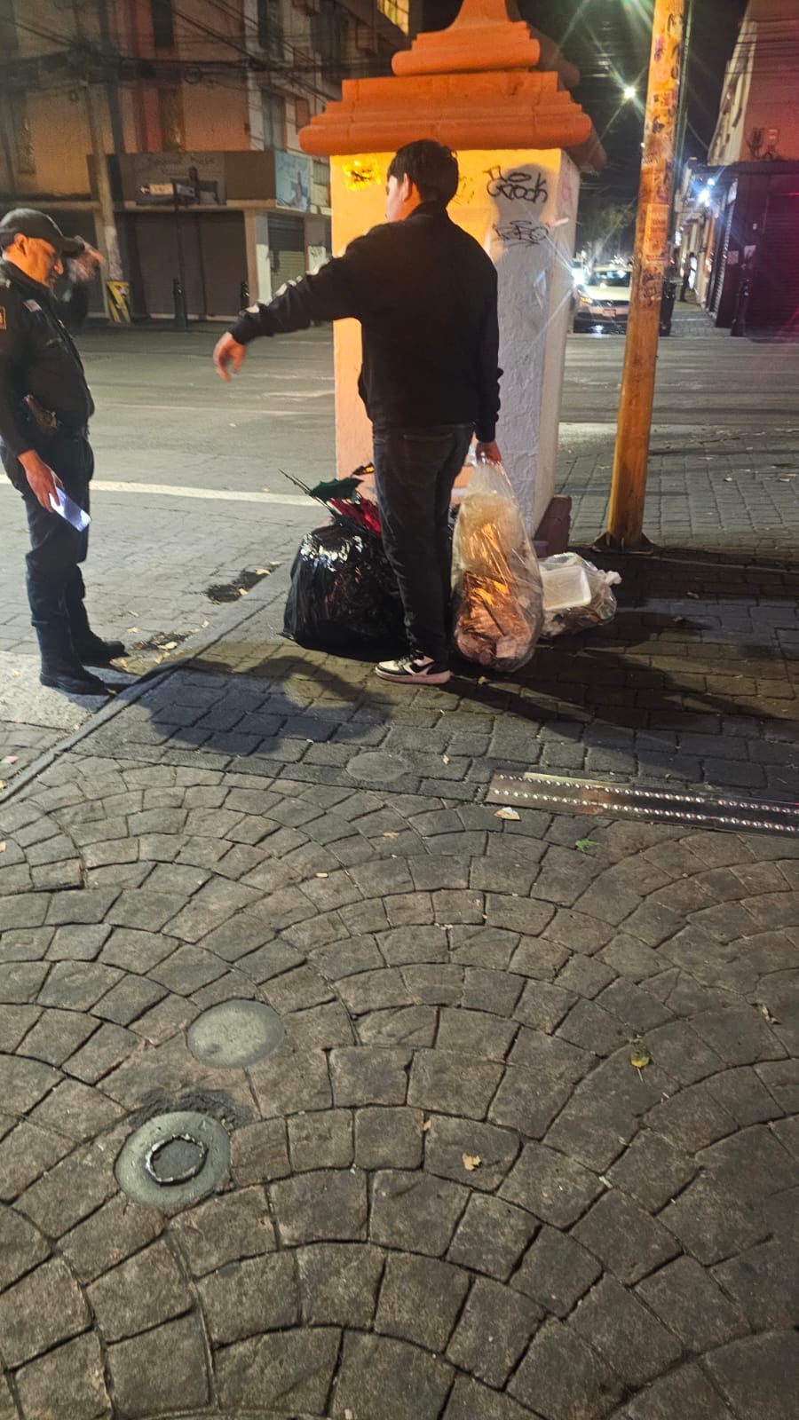 Remiten a 141 personas ante el juez cívico por tirar basura en la vía pública