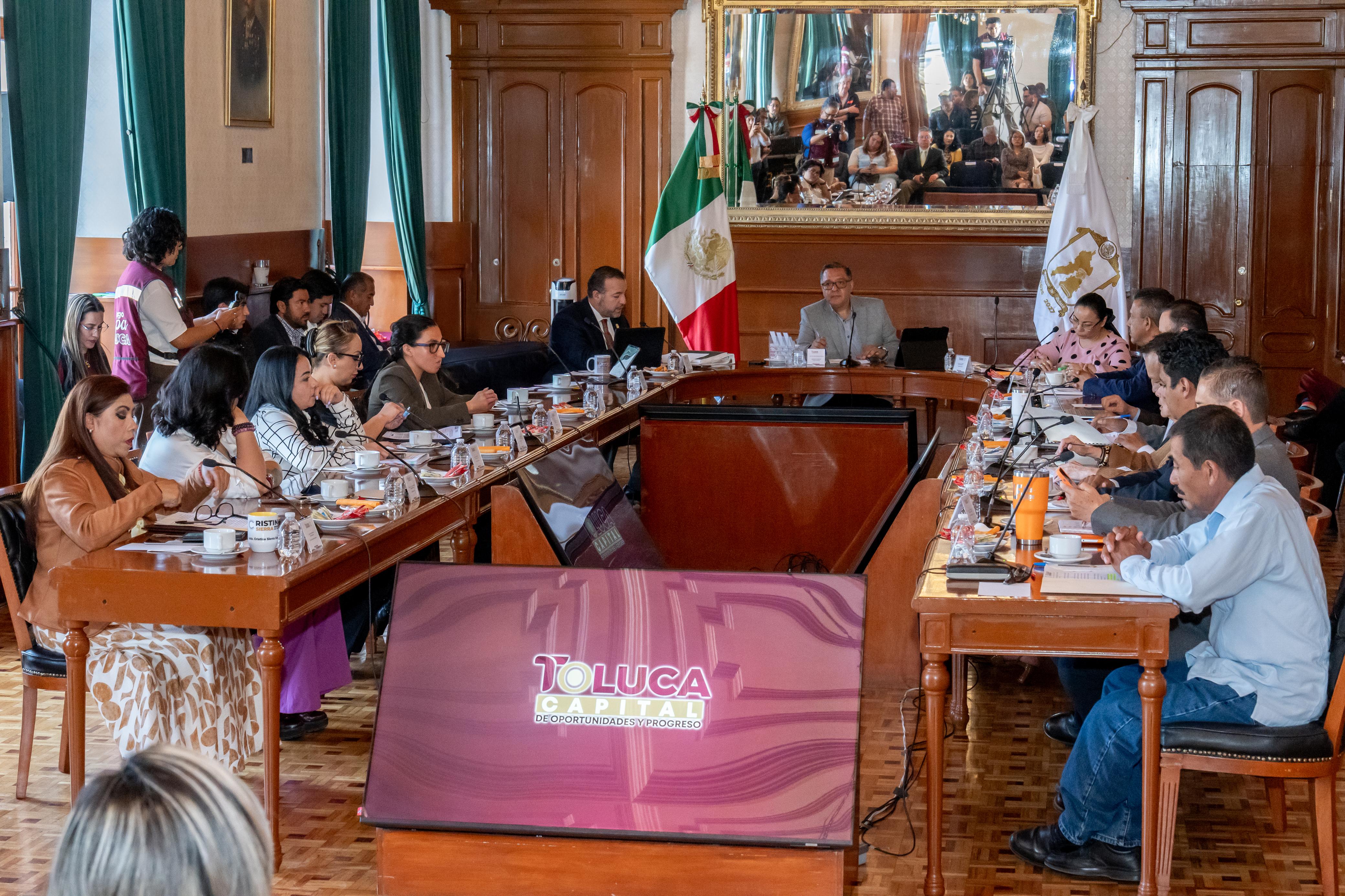 Más pavimentaciones, suministro de agua potable y calles seguras en Toluca con el presupuesto 2026: Ricardo Moreno