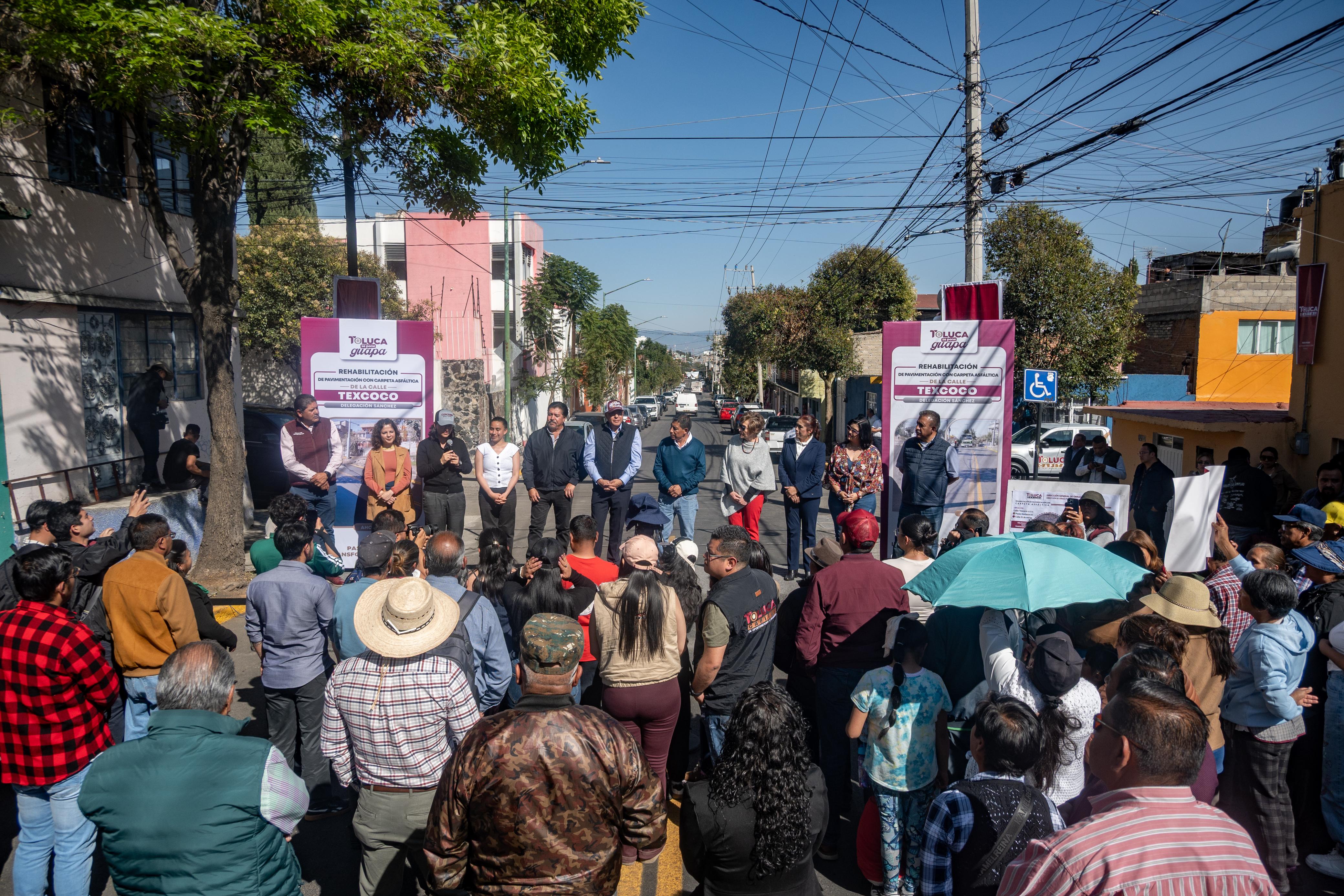 Reafirma Ricardo Moreno visión de género en Toluca y entrega calle Texcoco