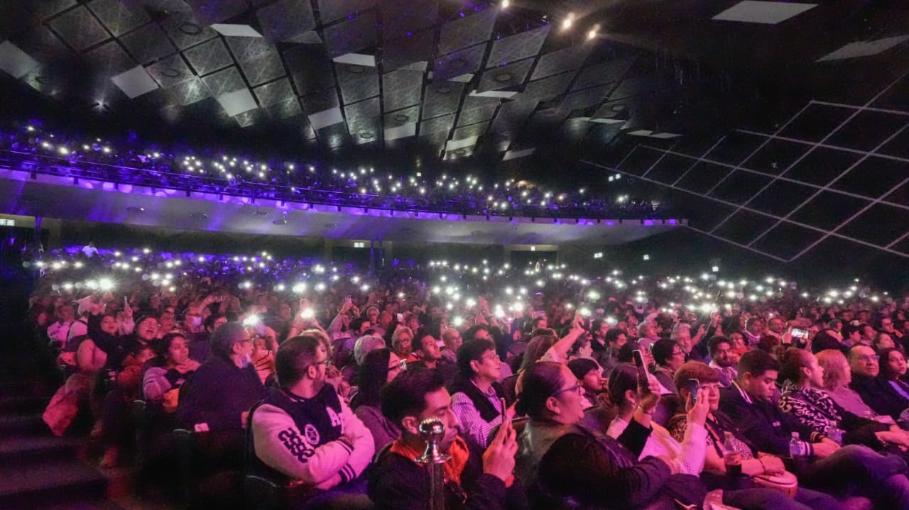 Concierto histórico en Toluca: ovación, lleno total y cientos afuera en el Juan Gabriel Sinfónico