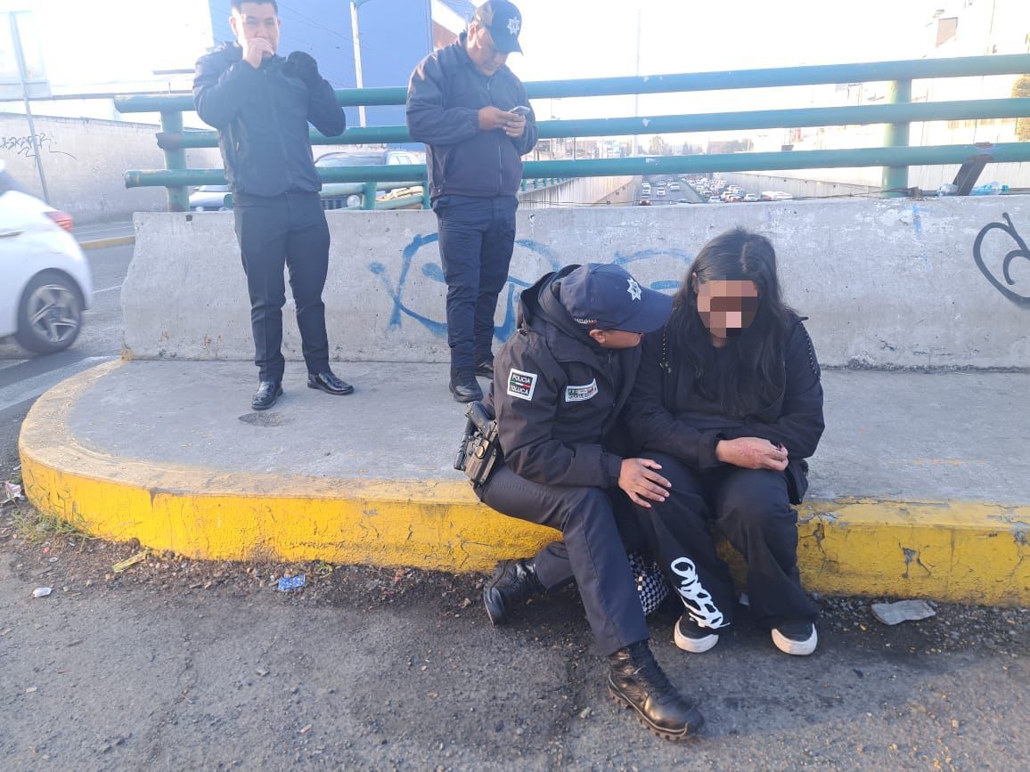 Apoyan elementos de seguridad municipal para resguardar la integridad de una joven en Toluca