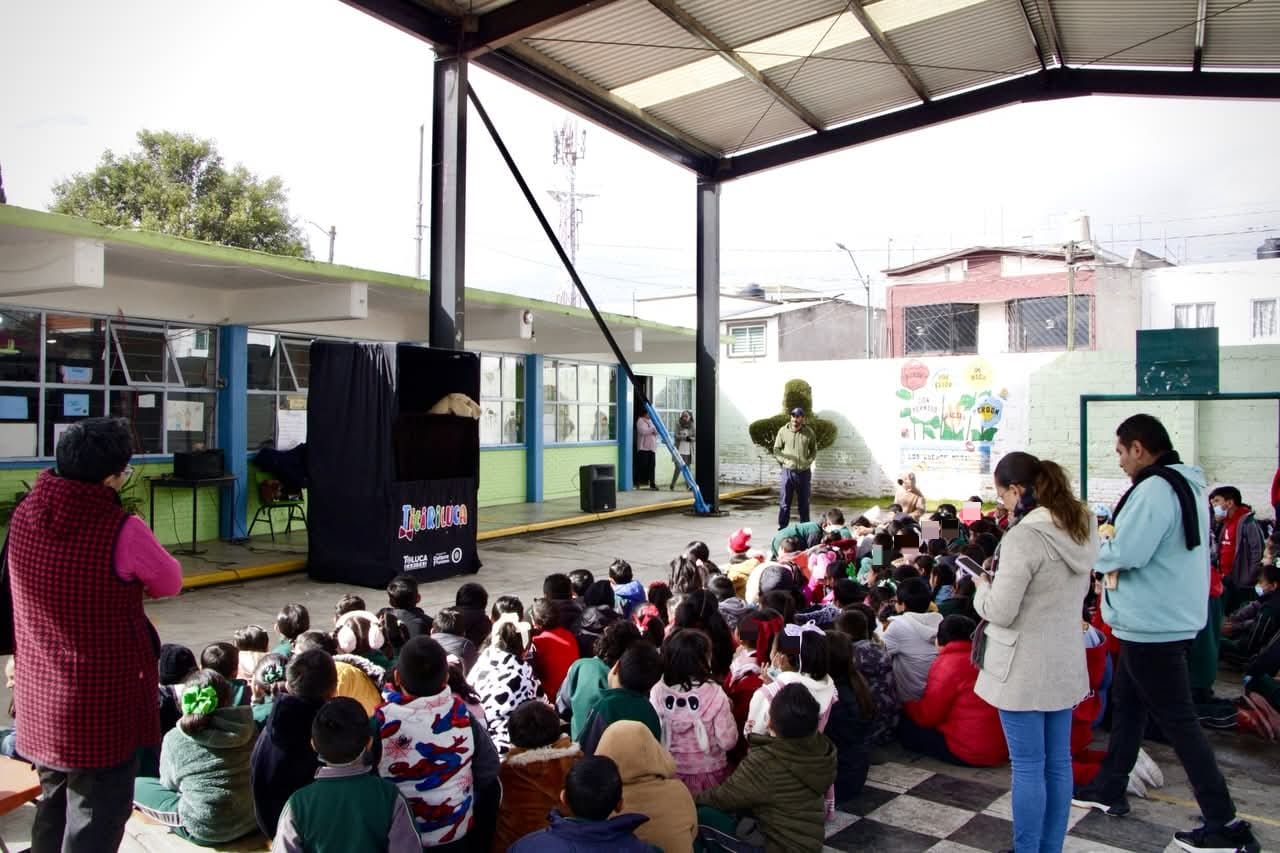Lleva Ricardo Moreno arte a distintas delegaciones de Toluca como parte de la descentralización cultural