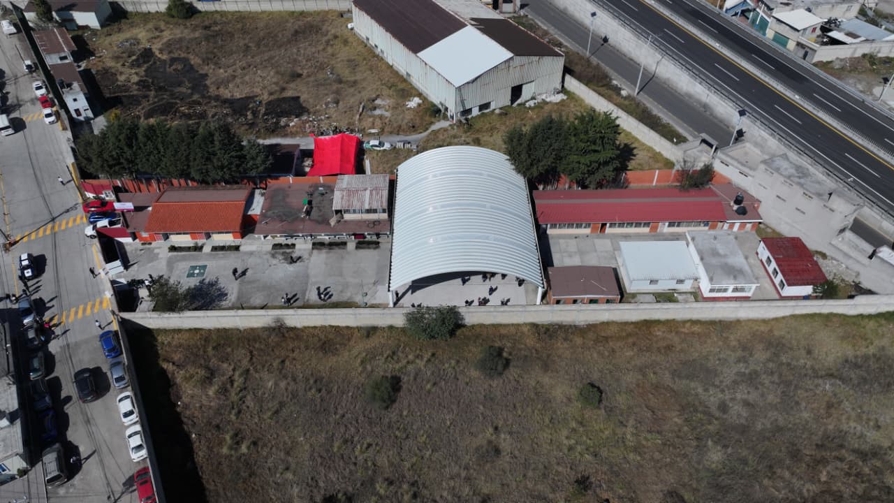 Muestra Ricardo Moreno apoyo decidido a la educación con la construcción de arcotechos