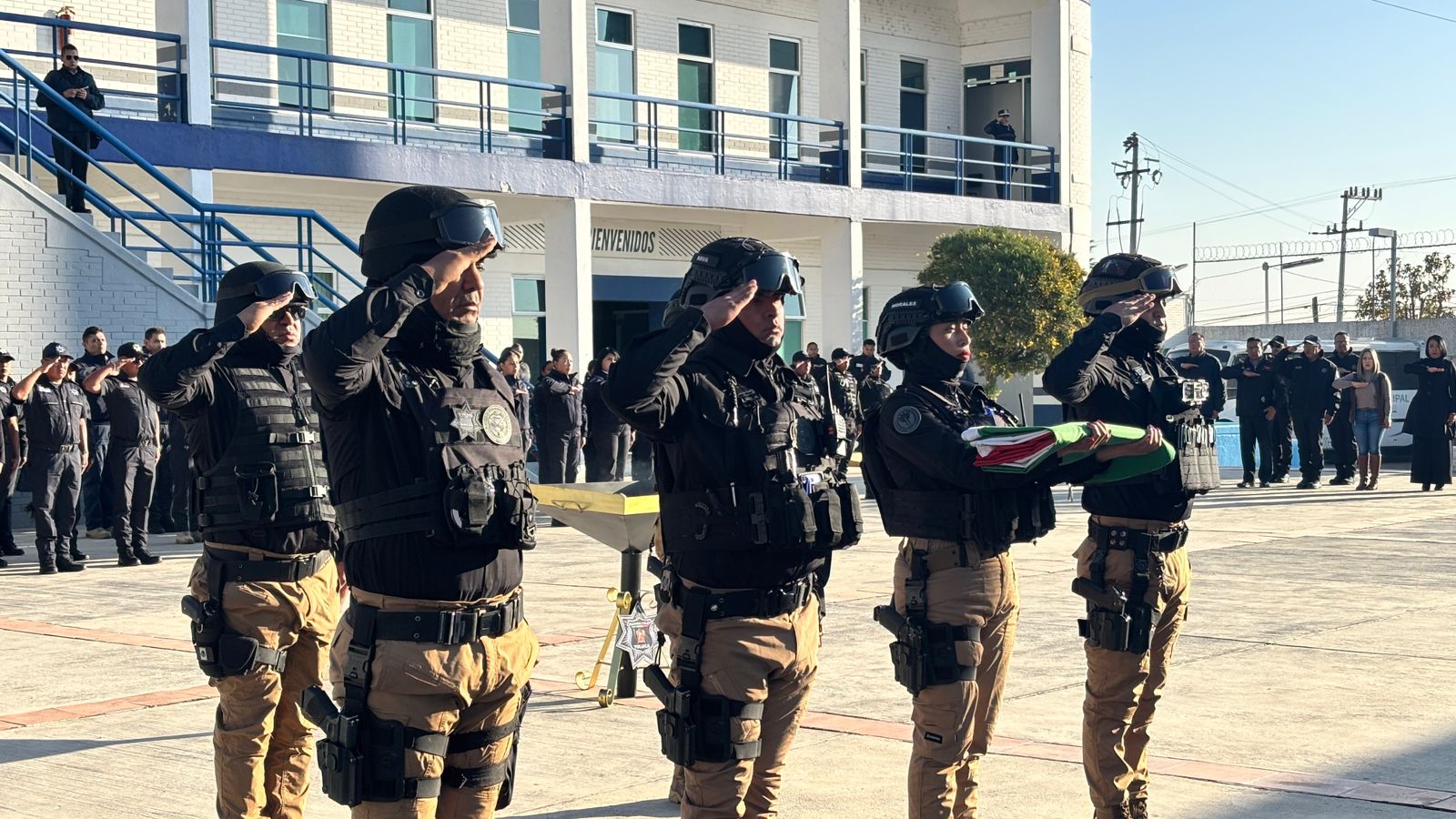 Realiza la Academia de Policía de Toluca solemne protocolo de Incineración y Abanderamiento